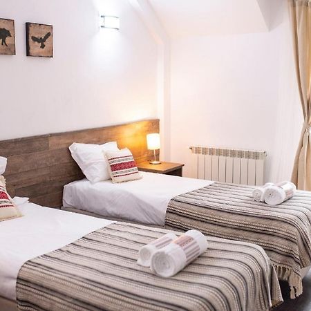 Hotel Floare De Colt Mînăstirea Humorului Eksteriør bilde